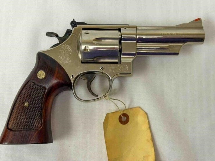 smith-&-wesson-revolver-image-9