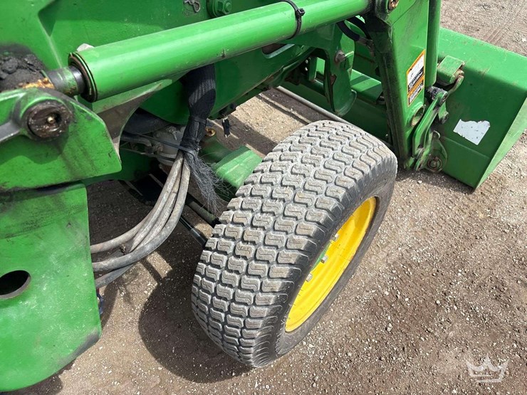 2018-john-deere-3039r-image-17