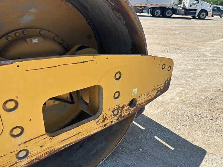 caterpillar-cs-563e-image-21