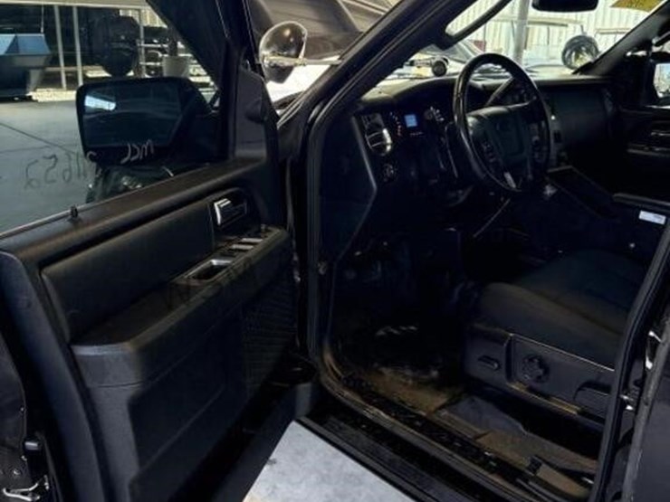 2016-ford-expedition-image-27