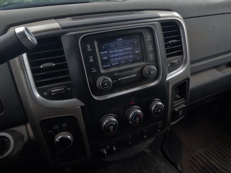 2013-dodge-2500-image-16