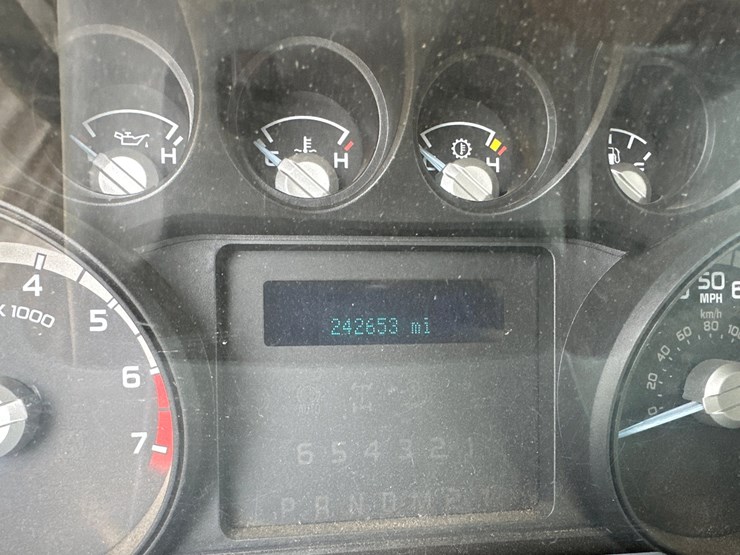 2011-ford-f250-image-21