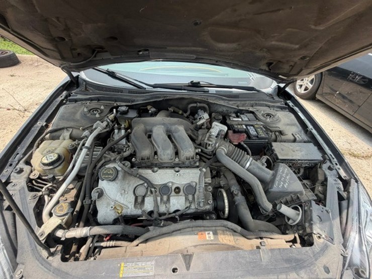 #64-•-2008-ford-fusion-image-29