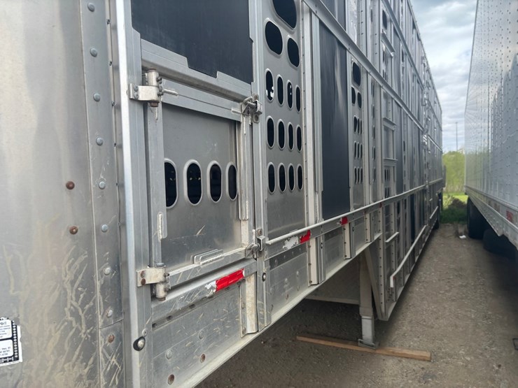 #2150-•-2017-barrett-53'-cattle-semi-trailer-image-15