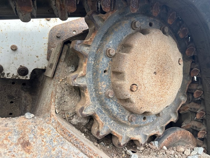 2020-bobcat-t740-image-50
