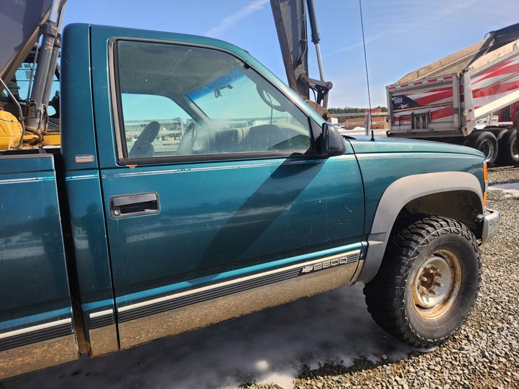 1998-chevrolet-3500-image-15