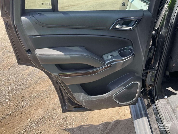 2018-chevrolet-tahoe-image-15