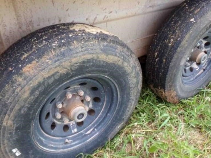 2019-swift-built-stock/horse-trailer-image-15