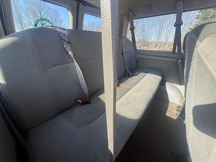 2008-ford-e350-xlt-image-22