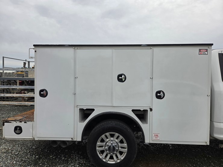 2019-ford-f350-xlt-image-30