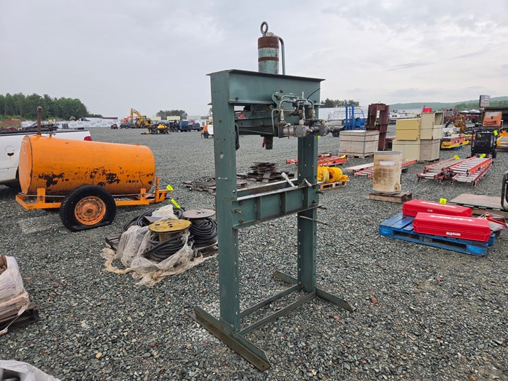 #6330-•-dake-air-hydraulic-press-image-2