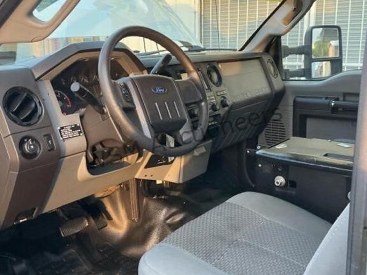 2012-ford-f550-image-29