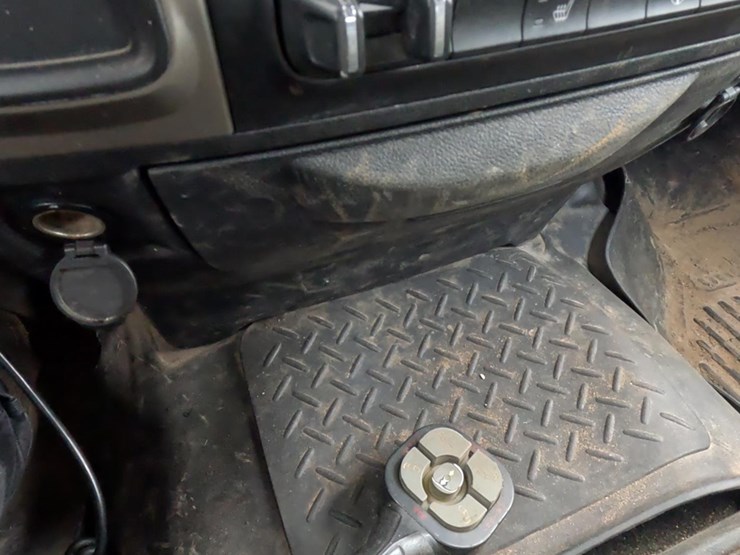 2013-dodge-2500-image-20