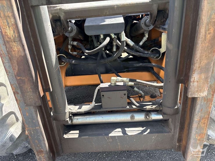 2018-case-586h-image-12