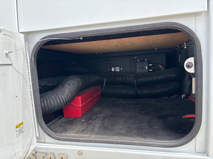 2020-western-star-5700xe-image-80