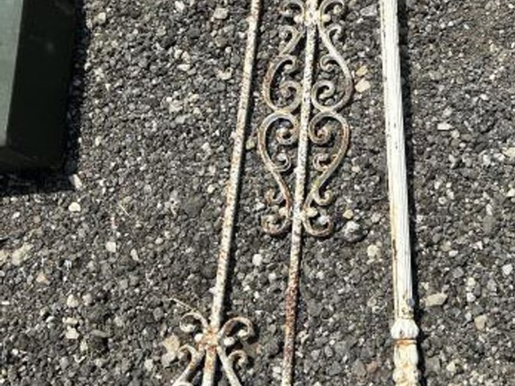 #221-•-wrought-iron-garden-stakes-image-5