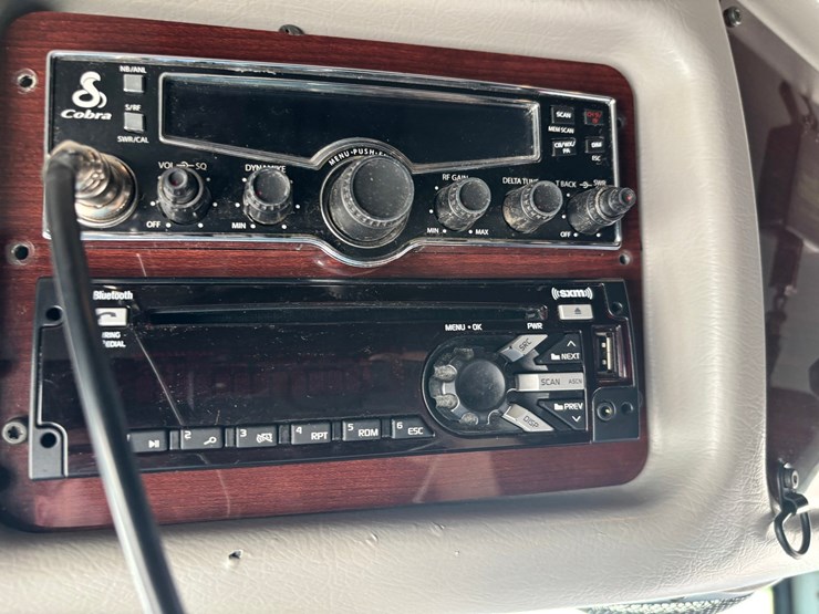 2020-western-star-5700xe-image-62