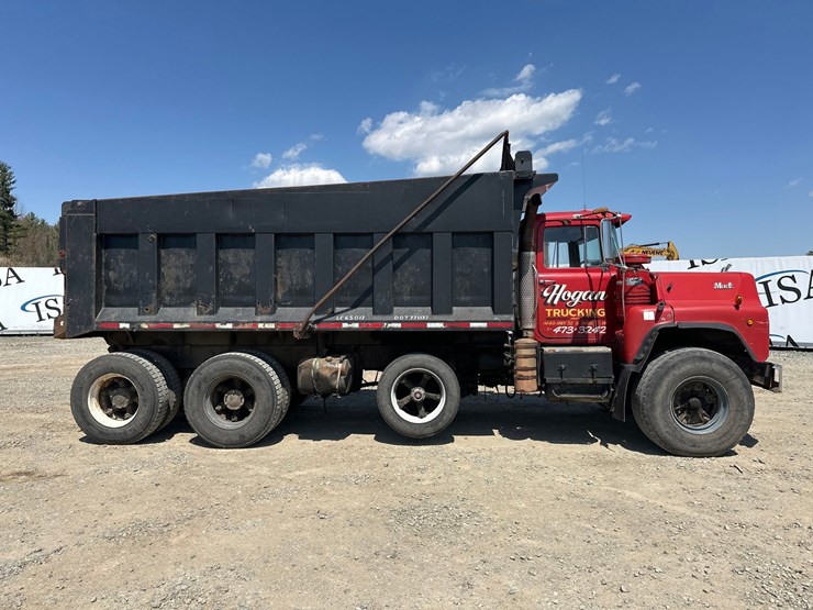 1981-mack-dm600-image-6