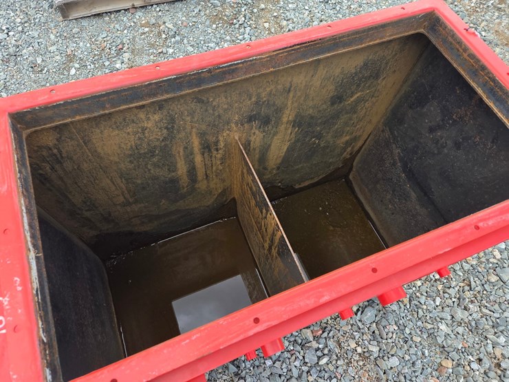 #6157-•-tank-w/-baffle-image-5