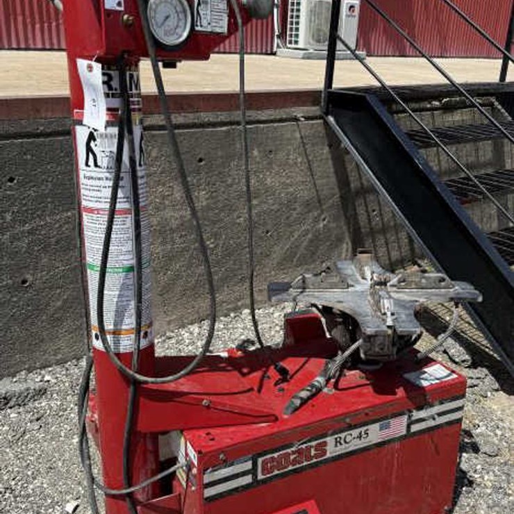 #61 • Coats RC-45 Rim Clamp Tire Changer