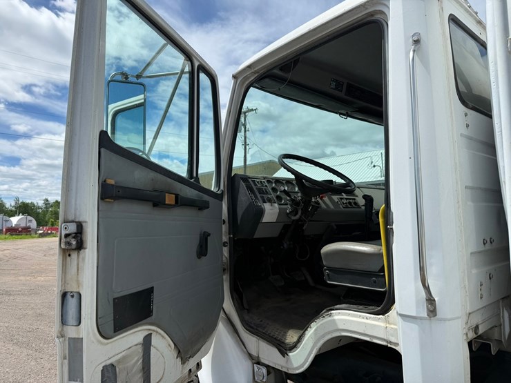 #1361-•-1995-freightliner-fuel-truck-image-50