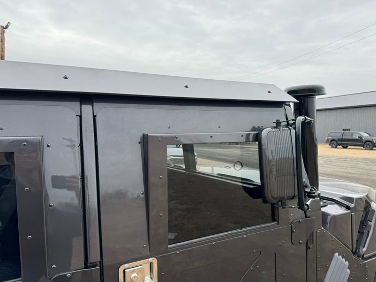#1850-•-2001-american-general-4x4-hummer-image-22
