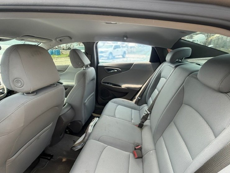 #79-•-2022-chevrolet-malibu-image-12