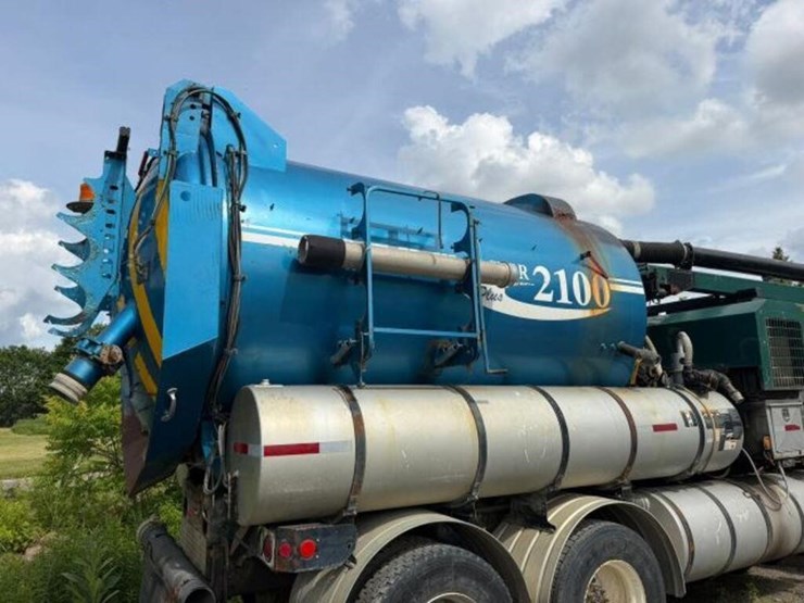 2003-sterling-lt7500-image-28