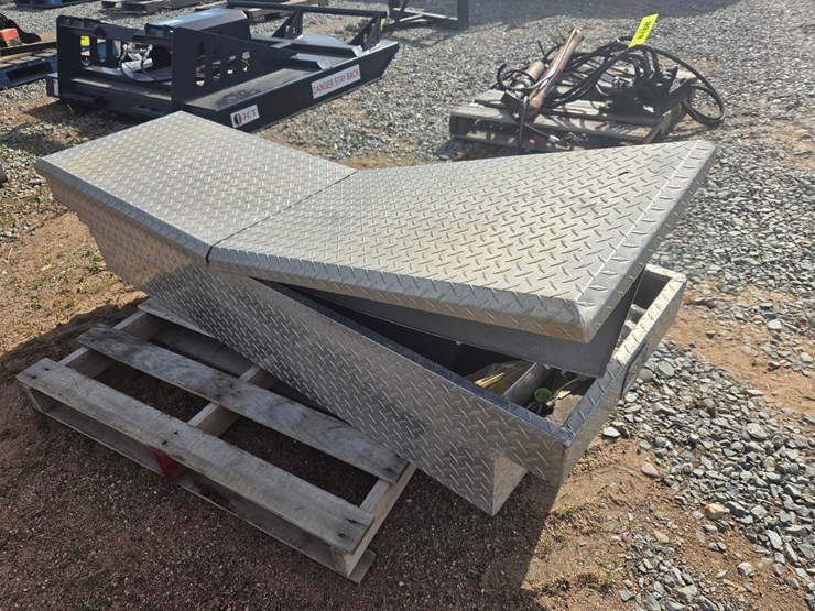 #6187-•-truck-tool-box-image-3