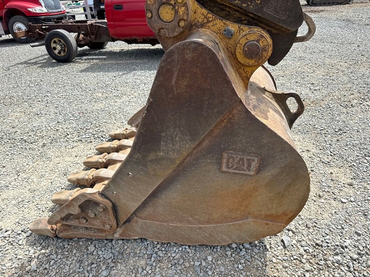 2017-caterpillar-336fl-image-11