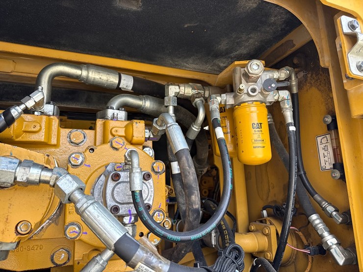 2017-caterpillar-336fl-image-32