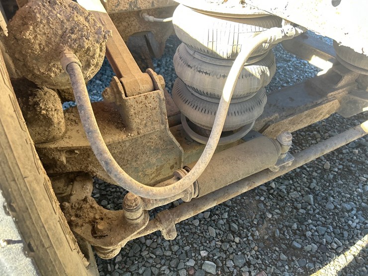 2001-mack-rd688s-image-41