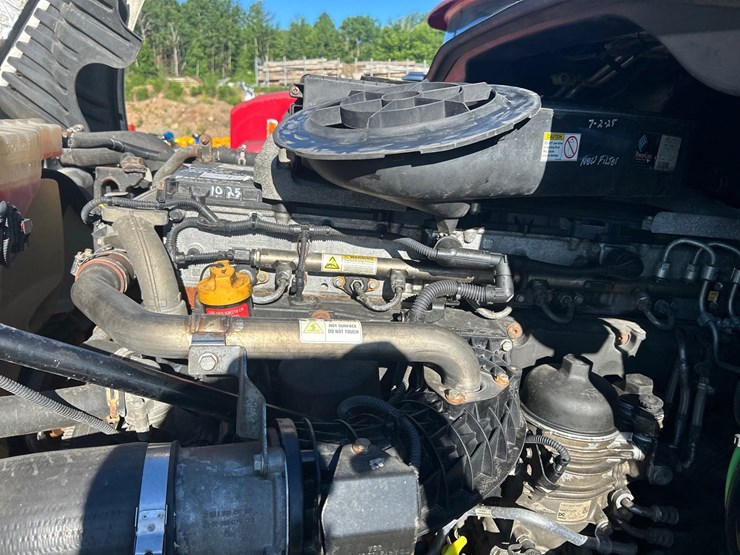 2017-freightliner-cascadia-125-image-64