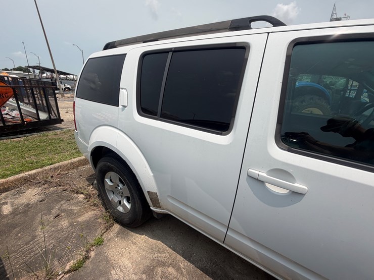 2008-nissan-pathfinder-image-8