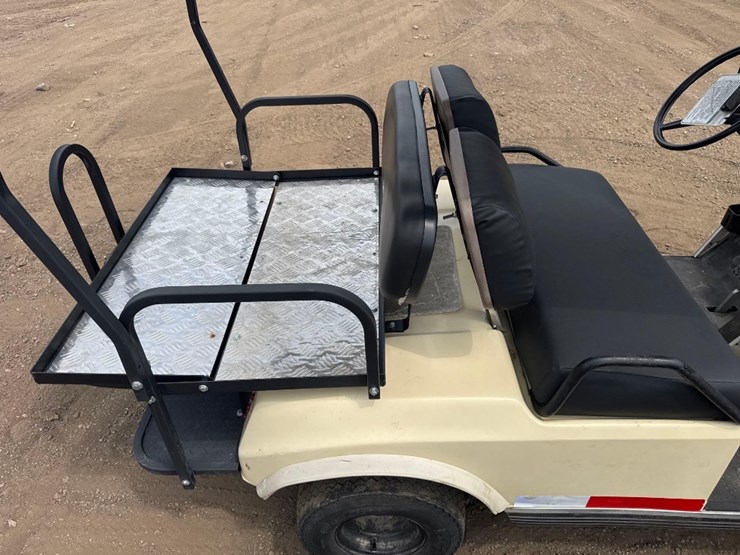 club-car-4-seat-gas-golfcart-image-7