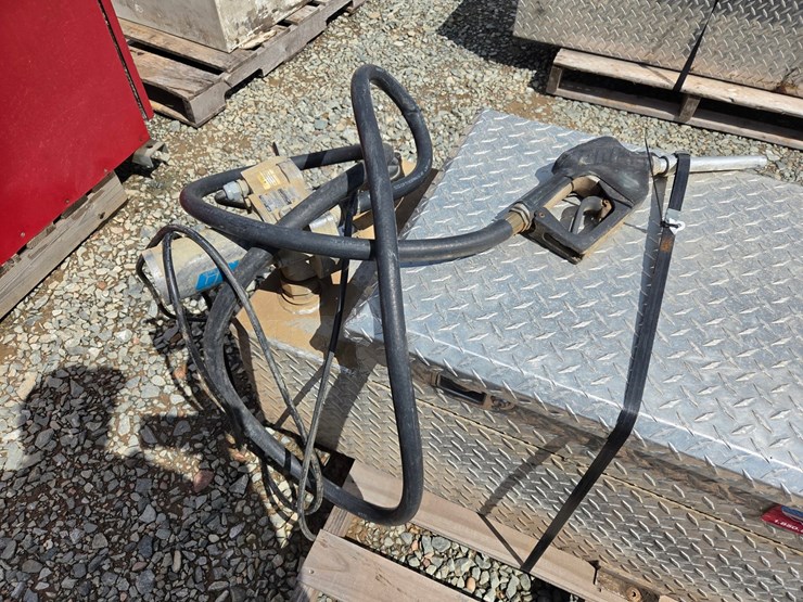 #6450-•-rds-60-gallon-fuel-transfer-tank-w/tool-box-and-pump-image-5