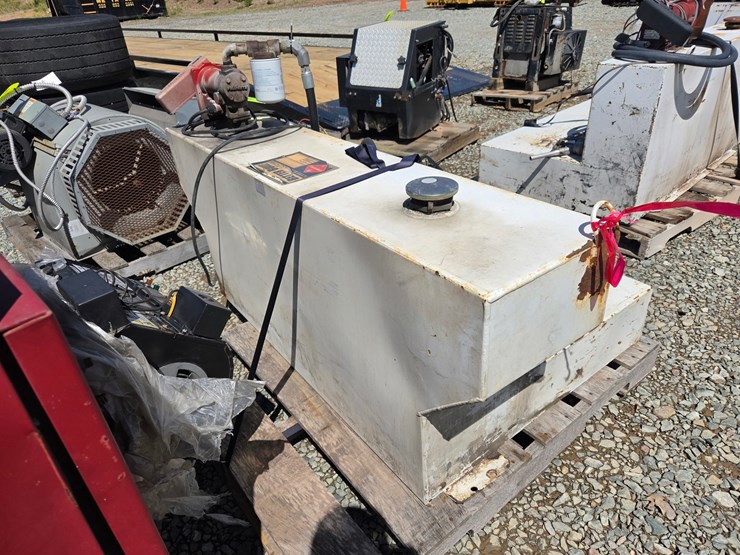 #6454-•-better-built-heavy-duty-100-gallon-fuel-transfer-tank-w/pump-image-3