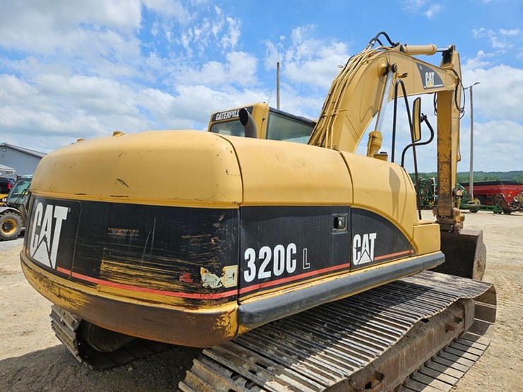 caterpillar-320c-image-28
