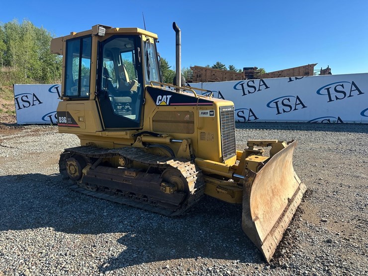 2004-caterpillar-d3g-xl-image-7