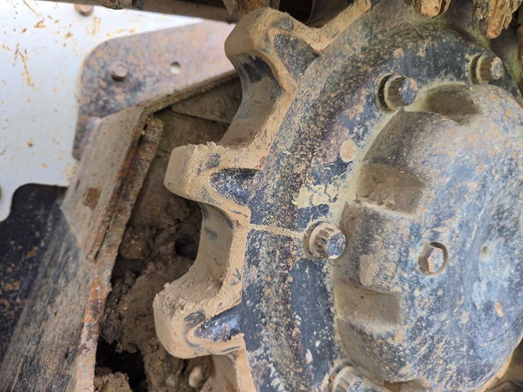 2020-bobcat-t740-image-39