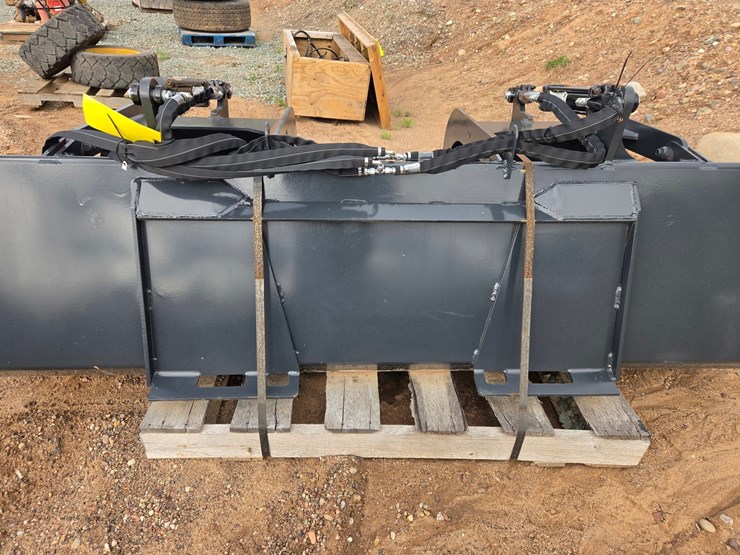 #6018-•-approx-84"-hd-unused-stout-skid-steer-grapple-bucket-image-6