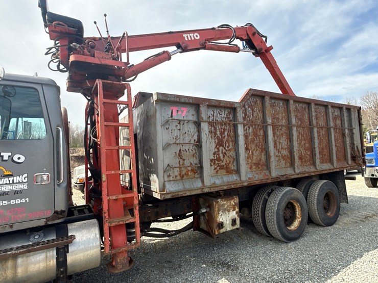 #60835-•-1991-volvo-/-gm-white-tandem-axle-storm-truck-image-28