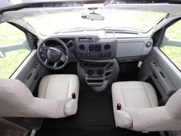2024-ford-transit-image-13