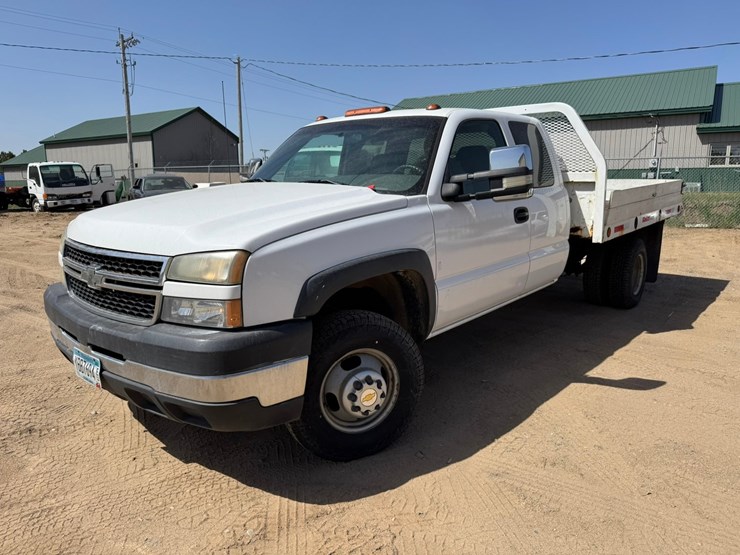 2006-chevrolet-3500hd-image-1