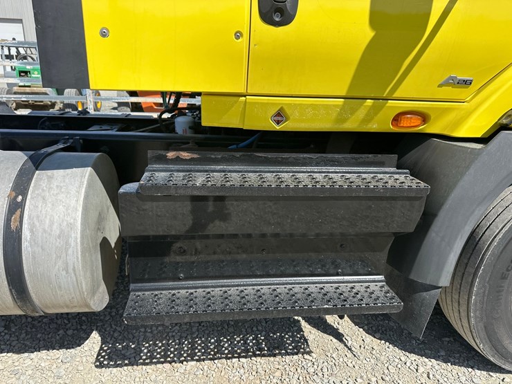 #60118-•-2019-international-rh613-day-cab-truck-tractor-image-20