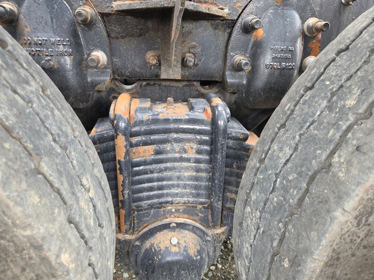 2007-mack-granite-cv713-image-33