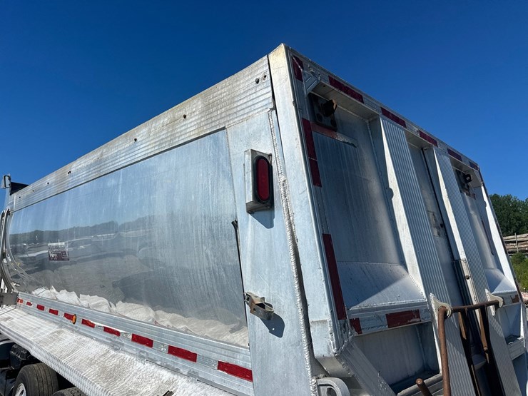 2007-international-durastar-4400-image-18