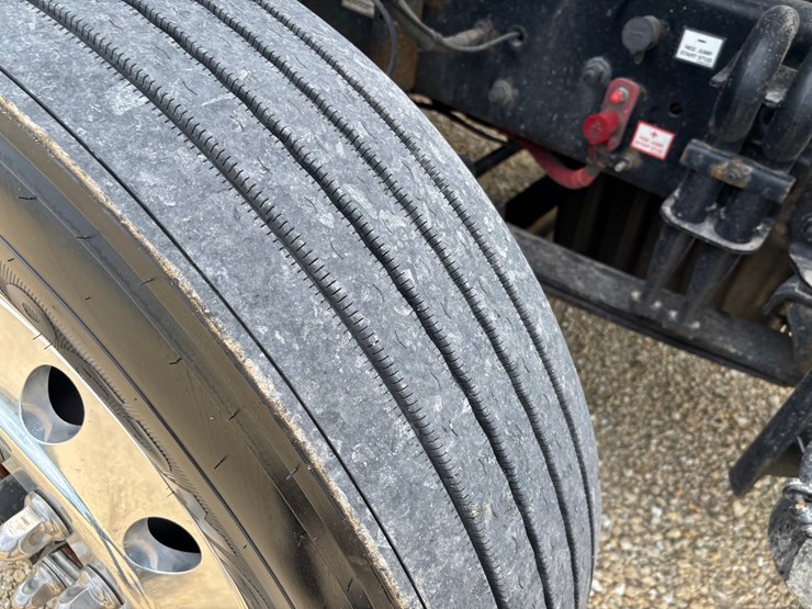 2020-western-star-5700xe-image-115
