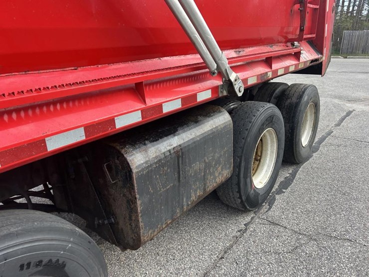 #1451-•-2013-international-workstar-tri-axle-dump-truck-image-13