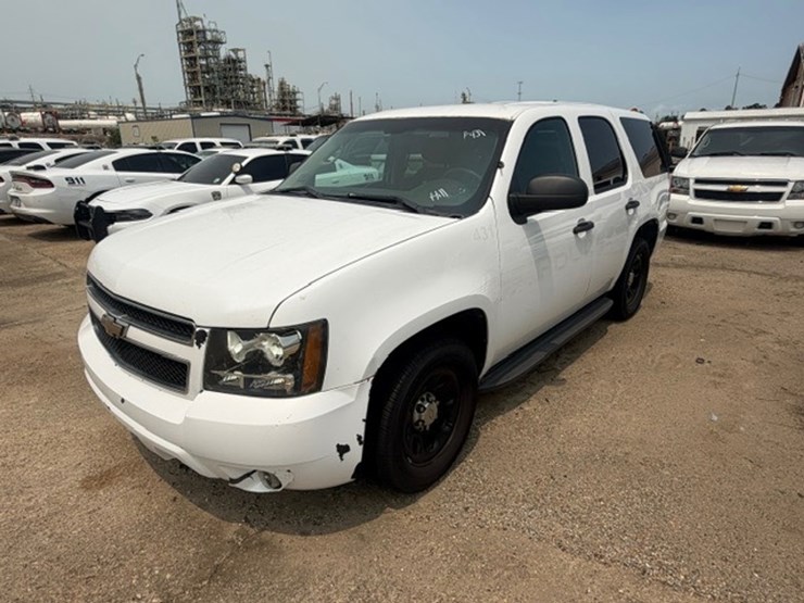 2011-chevrolet-tahoe-image-1